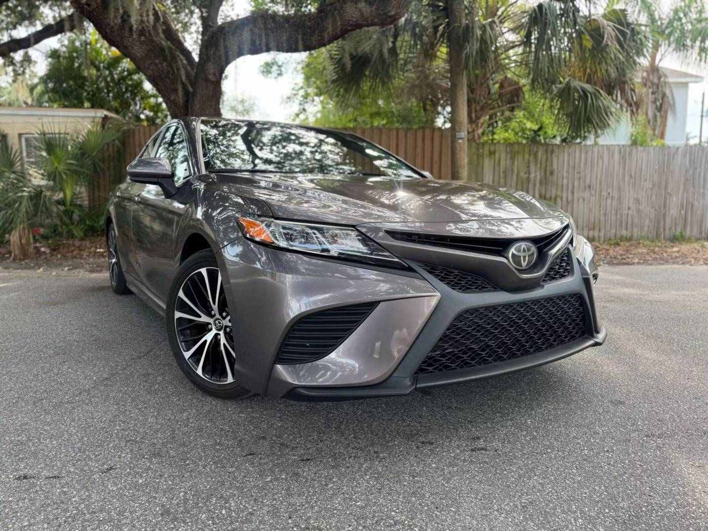 2018 Toyota Camry SE — Sedan — 85,301 mi — Tampa, FL