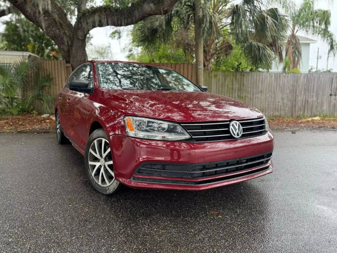 2016 Volkswagen Jetta 1.4T SE — Sedan — 94,296 mi — Tampa, FL