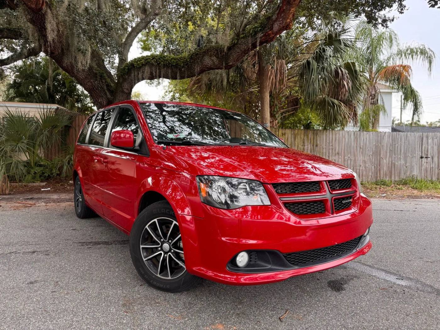 2015 Dodge Grand Caravan R/T — Minivan — 157,280 mi — Tampa, FL