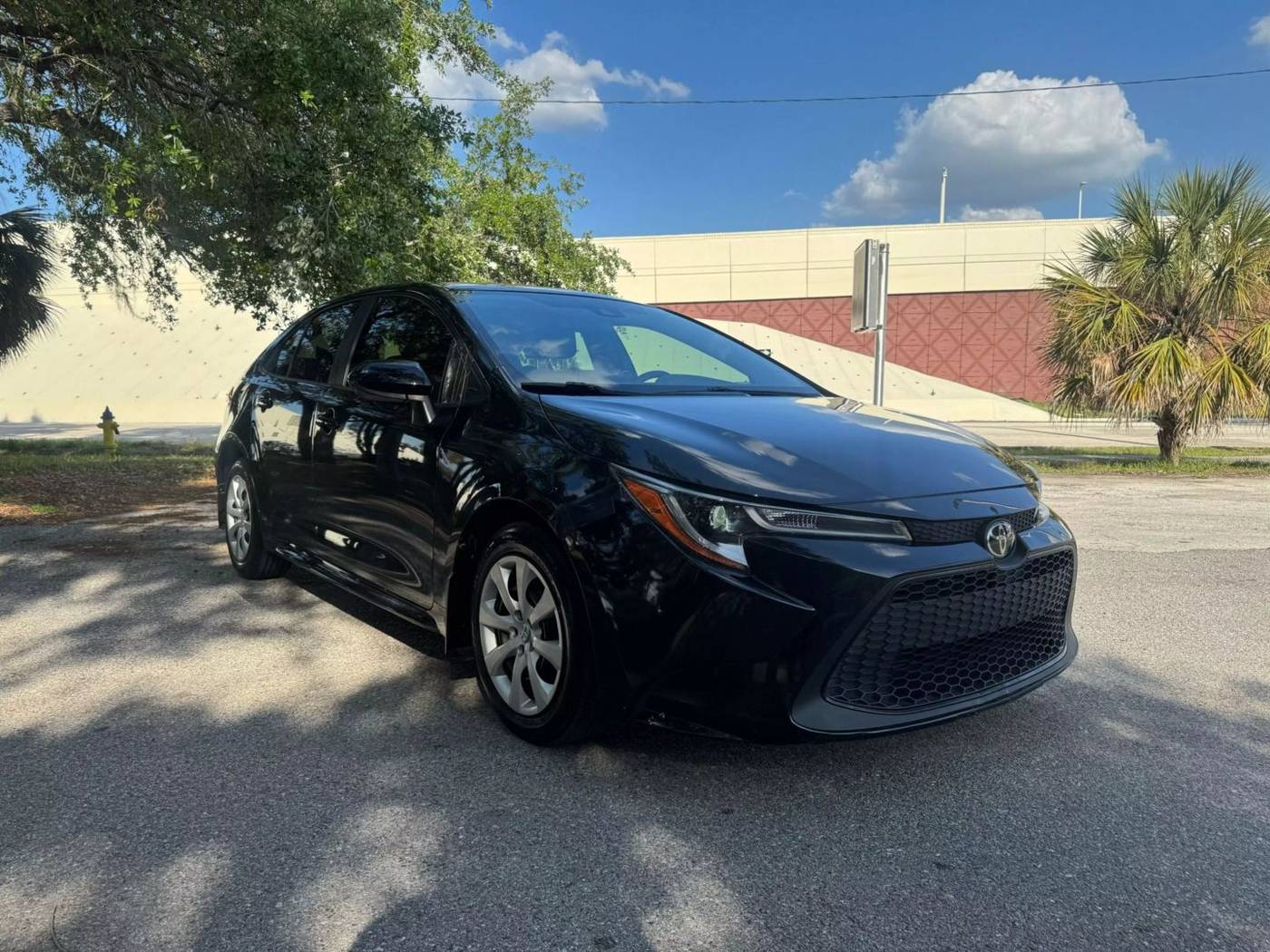 2020 Toyota Corolla LE — Sedan — 30,867 mi — Tampa, FL