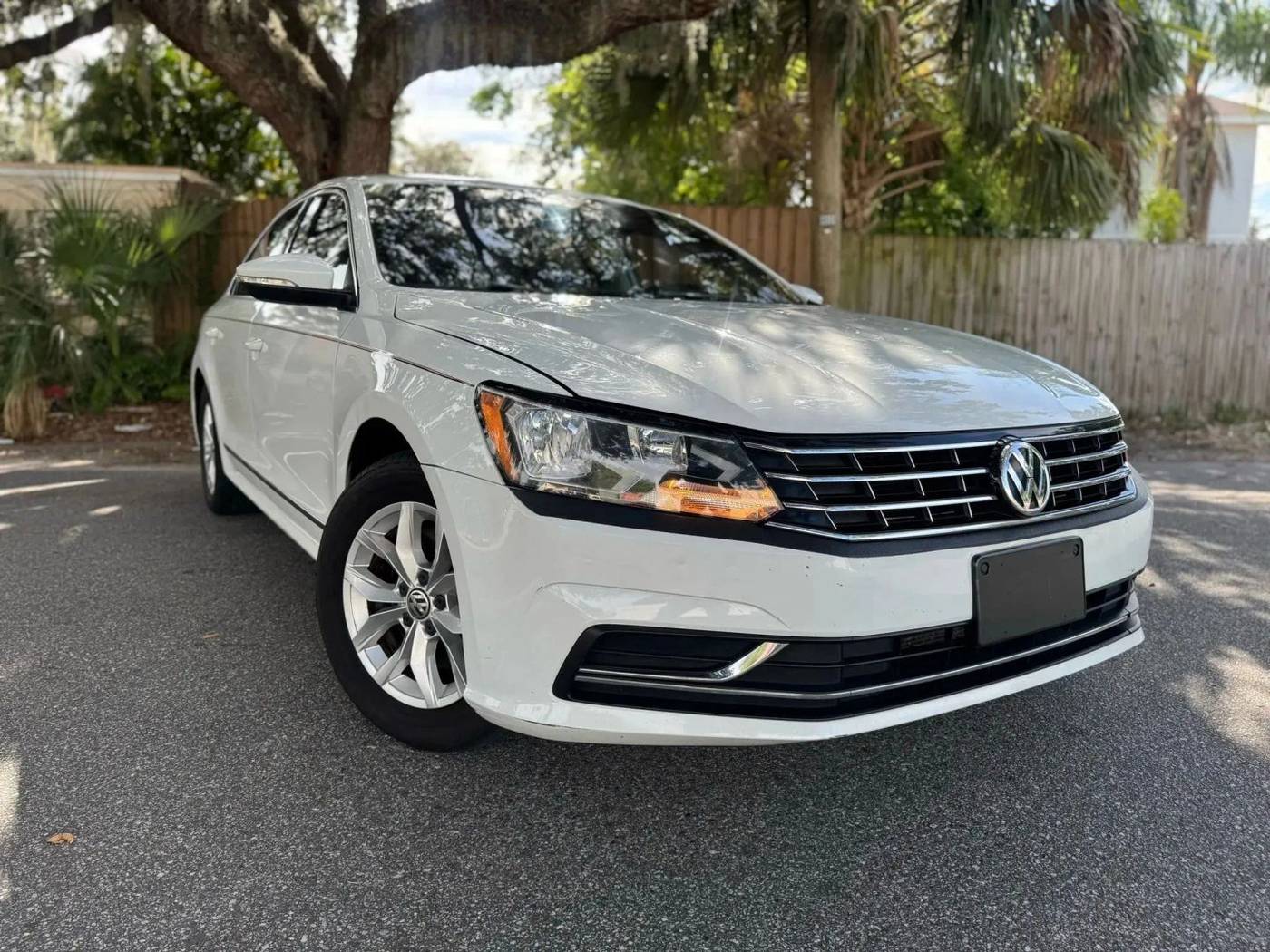 2016 Volkswagen Passat 1.8T S — Sedan — 122,459 mi — Tampa, FL