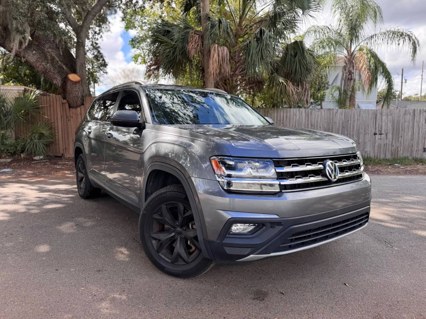 2018 Volkswagen Atlas SE — SUV — 104,745 mi — Tampa, FL
