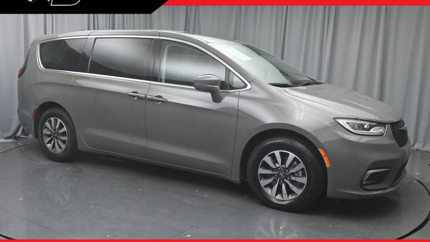 2022 Chrysler Pacifica Hybrid Touring L — Minivan — 83,987 mi — West Park, FL
