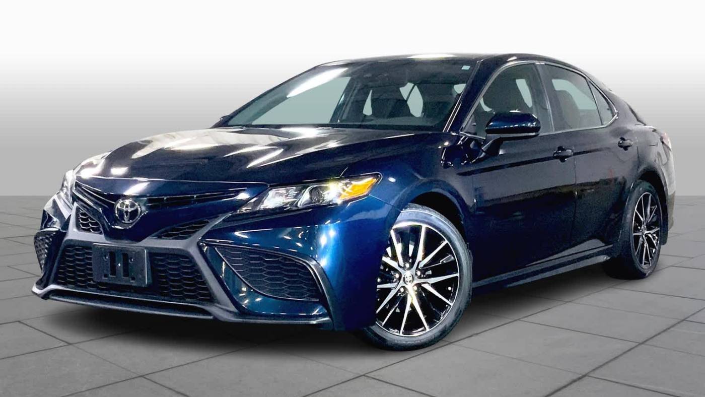 2021 Toyota Camry SE — Sedan — 21,726 mi — Danvers, MA