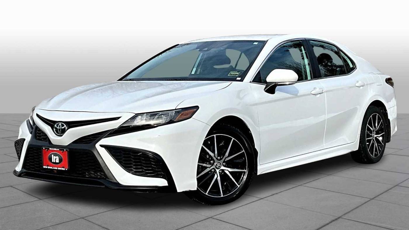 2024 Toyota Camry SE — Sedan — 19,762 mi — Danvers, MA