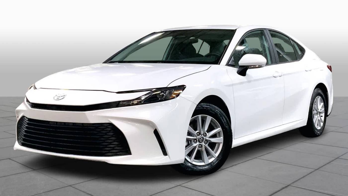 2025 Toyota Camry LE — Sedan — 732 mi — Danvers, MA