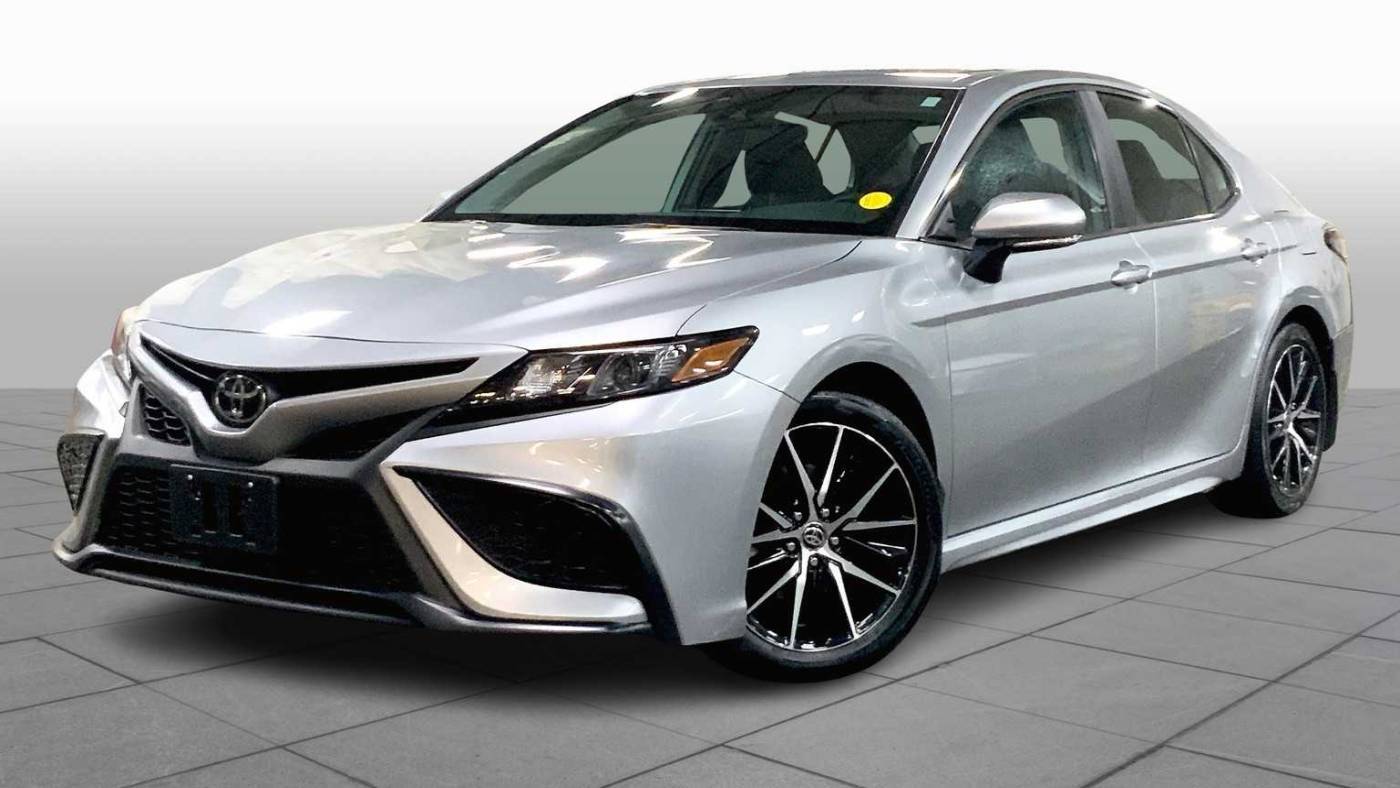 2022 Toyota Camry SE — Sedan — 20,951 mi — Danvers, MA