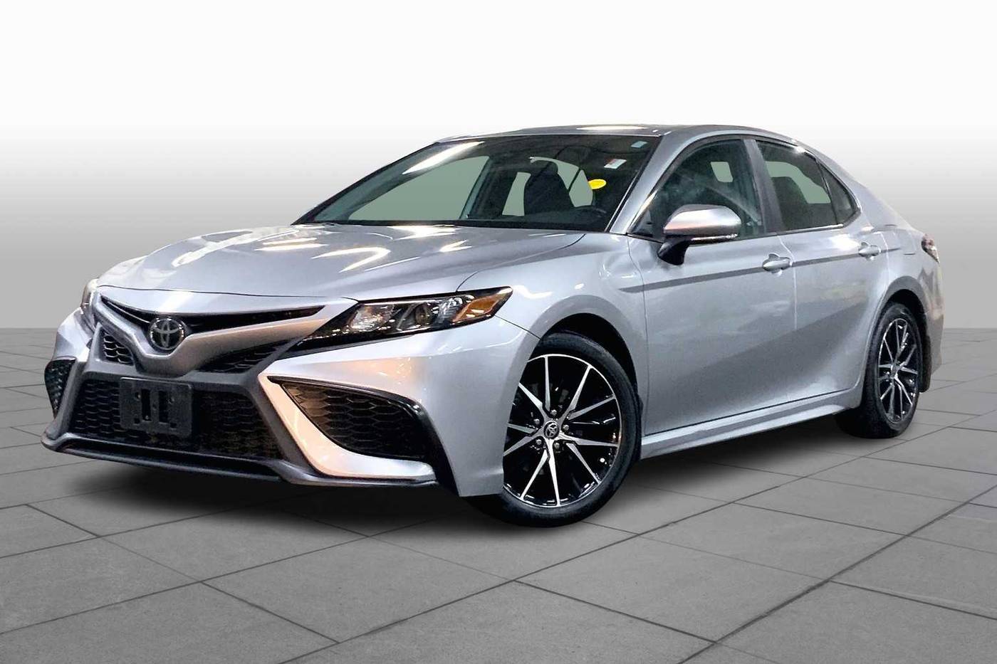 2022 Toyota Camry SE — Sedan — 32,961 mi — Danvers, MA