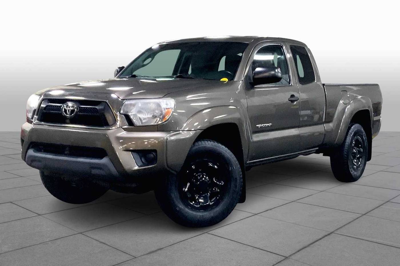 2014 Toyota Tacoma Base — Pickup Truck — 155,128 mi — Danvers, MA