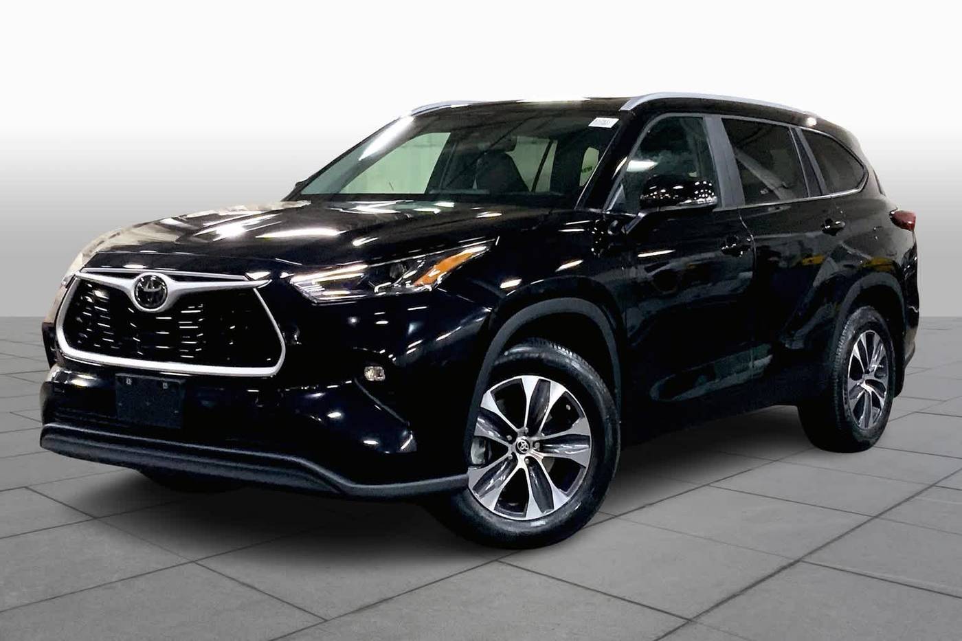 2024 Toyota Highlander XLE — SUV — 6,869 mi — Danvers, MA