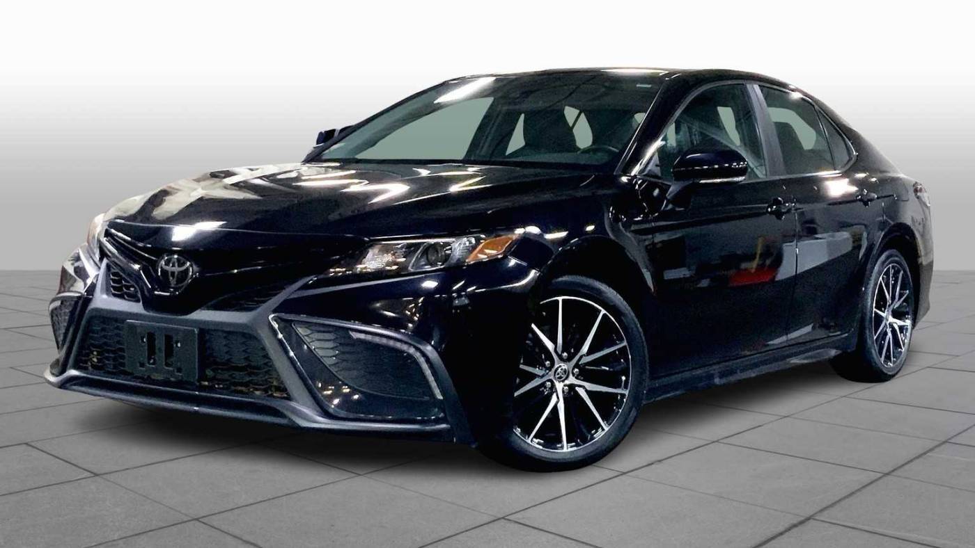 2022 Toyota Camry SE — Sedan — 27,309 mi — Danvers, MA