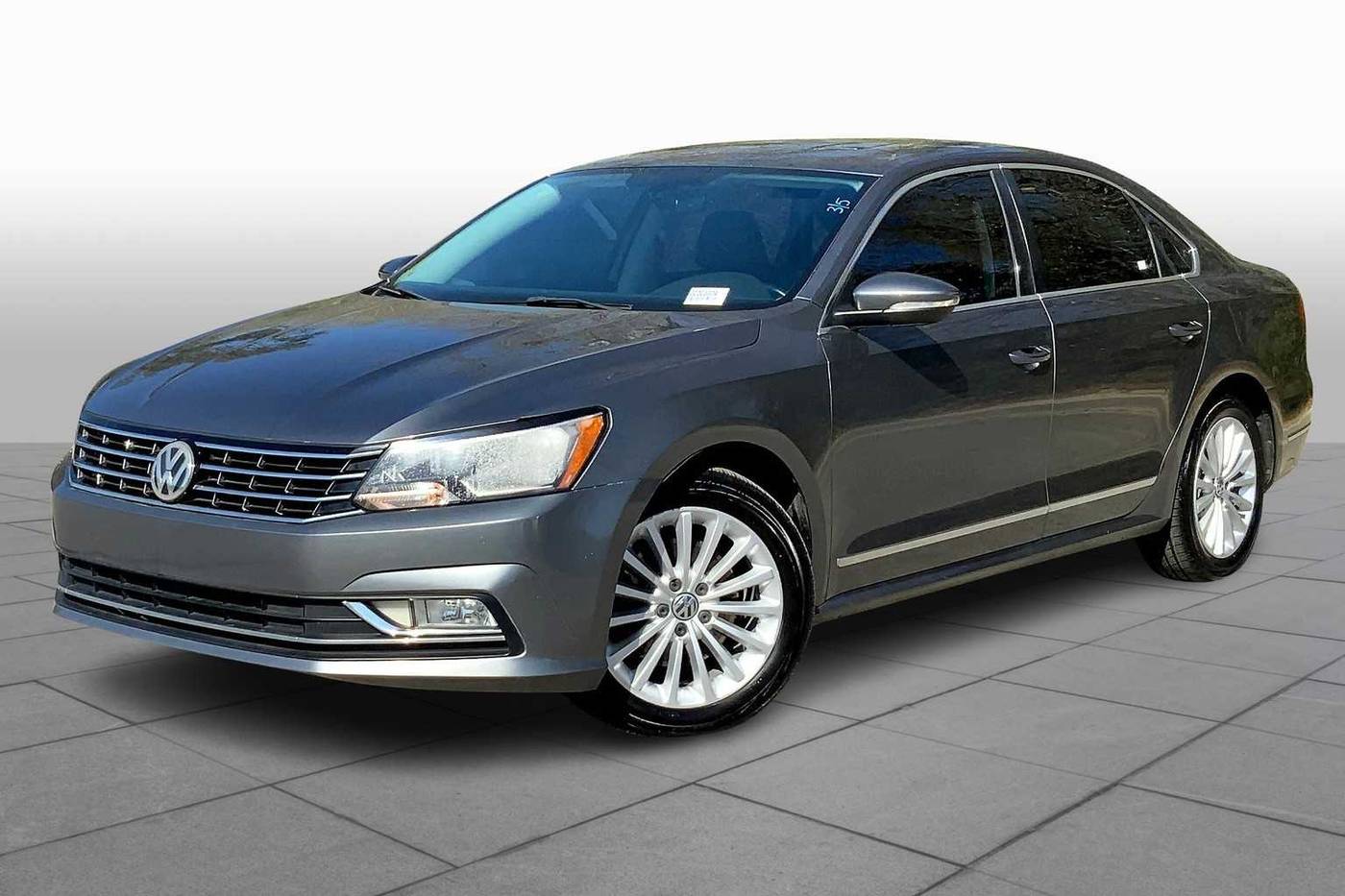 2016 Volkswagen Passat 1.8T SE — Sedan — 86,419 mi — Gulfport, MS