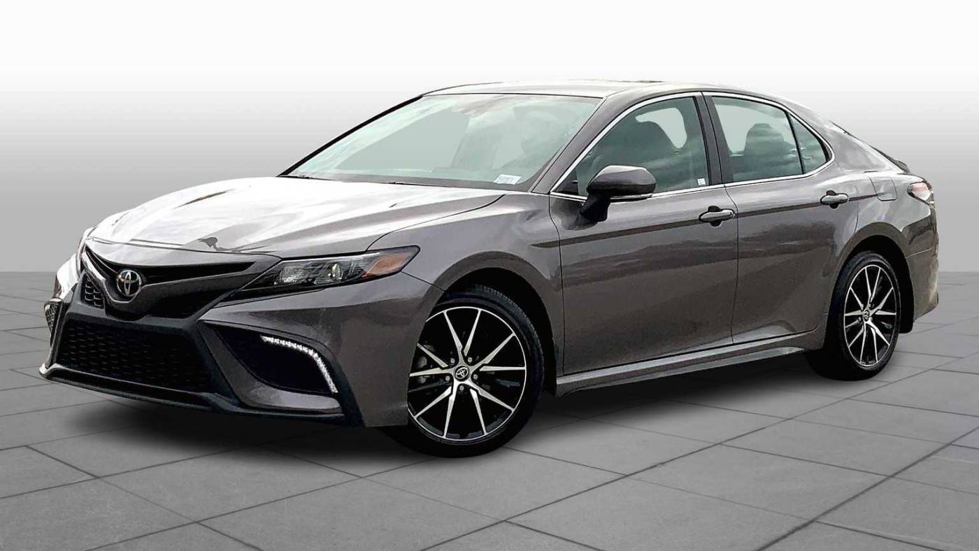 2024 Toyota Camry SE — Sedan — 10,724 mi — Gulfport, MS
