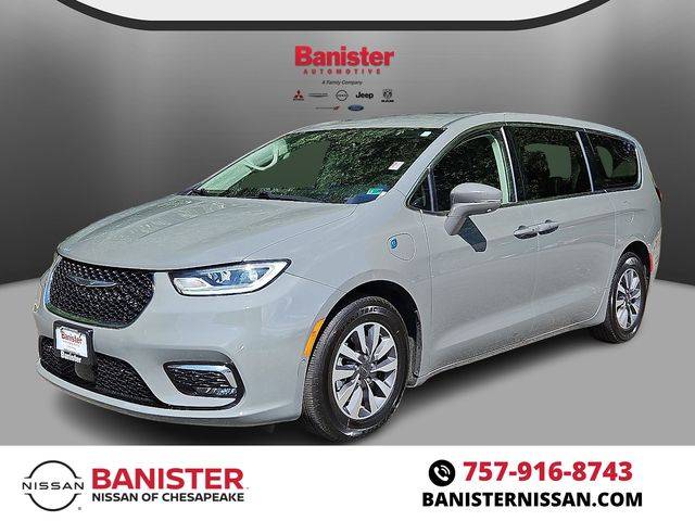 2022 Chrysler Pacifica Hybrid Touring L — Minivan — 83,012 mi — Chesapeake, VA