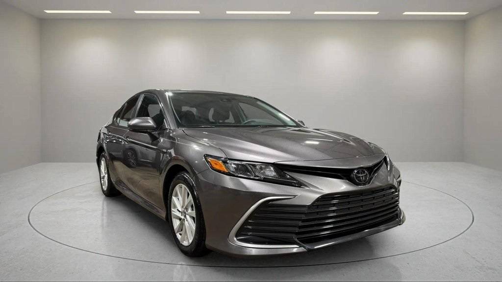 2021 Toyota Camry LE — Sedan — 46,990 mi — Waukesha, WI