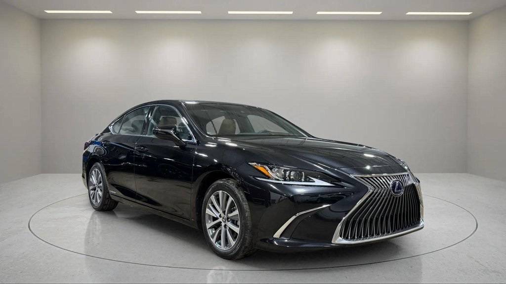 2021 Lexus ES ES 300h — Sedan — 31,834 mi — Waukesha, WI