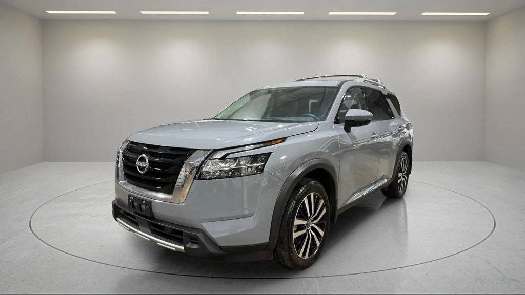 2024 Nissan Pathfinder Platinum — SUV — 3,787 mi — Waukesha, WI