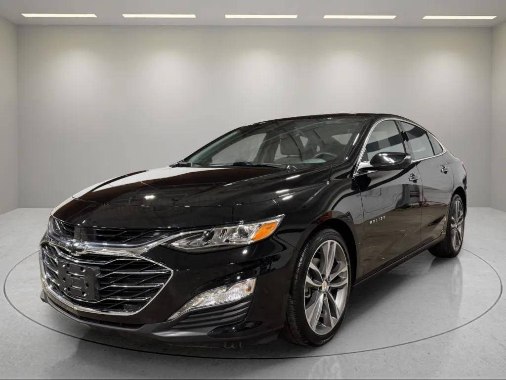 2022 Chevrolet Malibu Premier — Sedan — 16,900 mi — Waukesha, WI