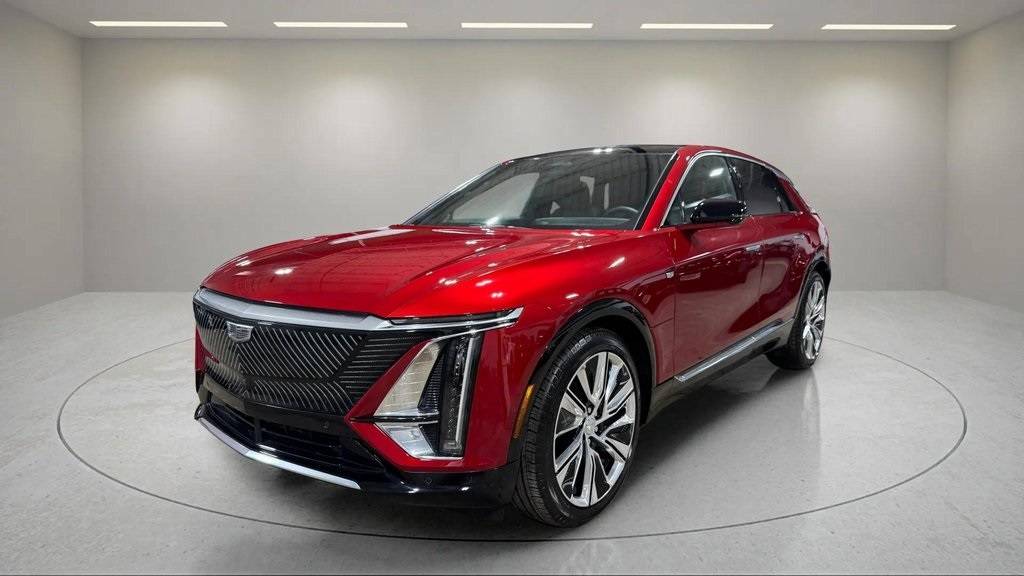 2024 Cadillac LYRIQ Luxury — SUV — 9,362 mi — Waukesha, WI