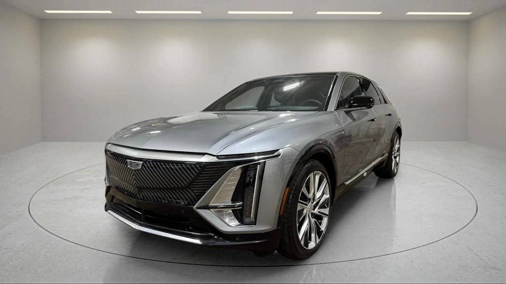 2024 Cadillac LYRIQ Luxury — SUV — 13,003 mi — Waukesha, WI