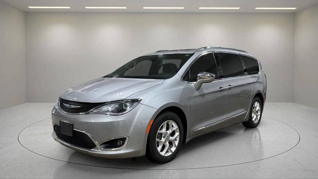 2020 Chrysler Pacifica Limited — Minivan — 89,876 mi — Waukesha, WI