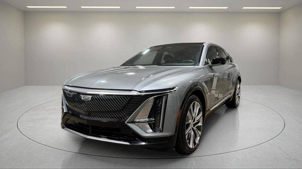 2024 Cadillac LYRIQ Luxury — SUV — 13,051 mi — Waukesha, WI