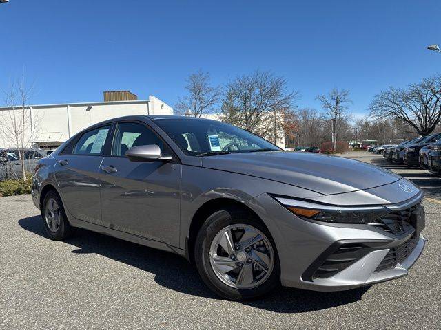 2025 Hyundai Elantra SE — Sedan — 4,649 mi — Paramus, NJ