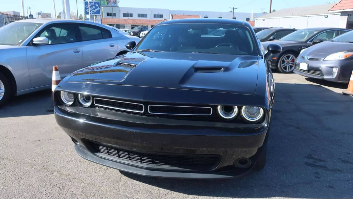 2016 Dodge Challenger SXT — Coupe — 111,522 mi — El Monte, CA