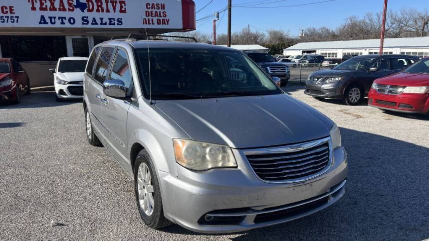 2013 Chrysler Town & Country Touring — Minivan — 127,667 mi — Garland, TX