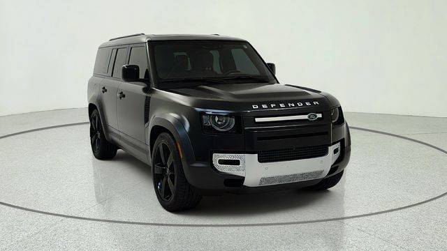 2023 Land Rover Defender SE