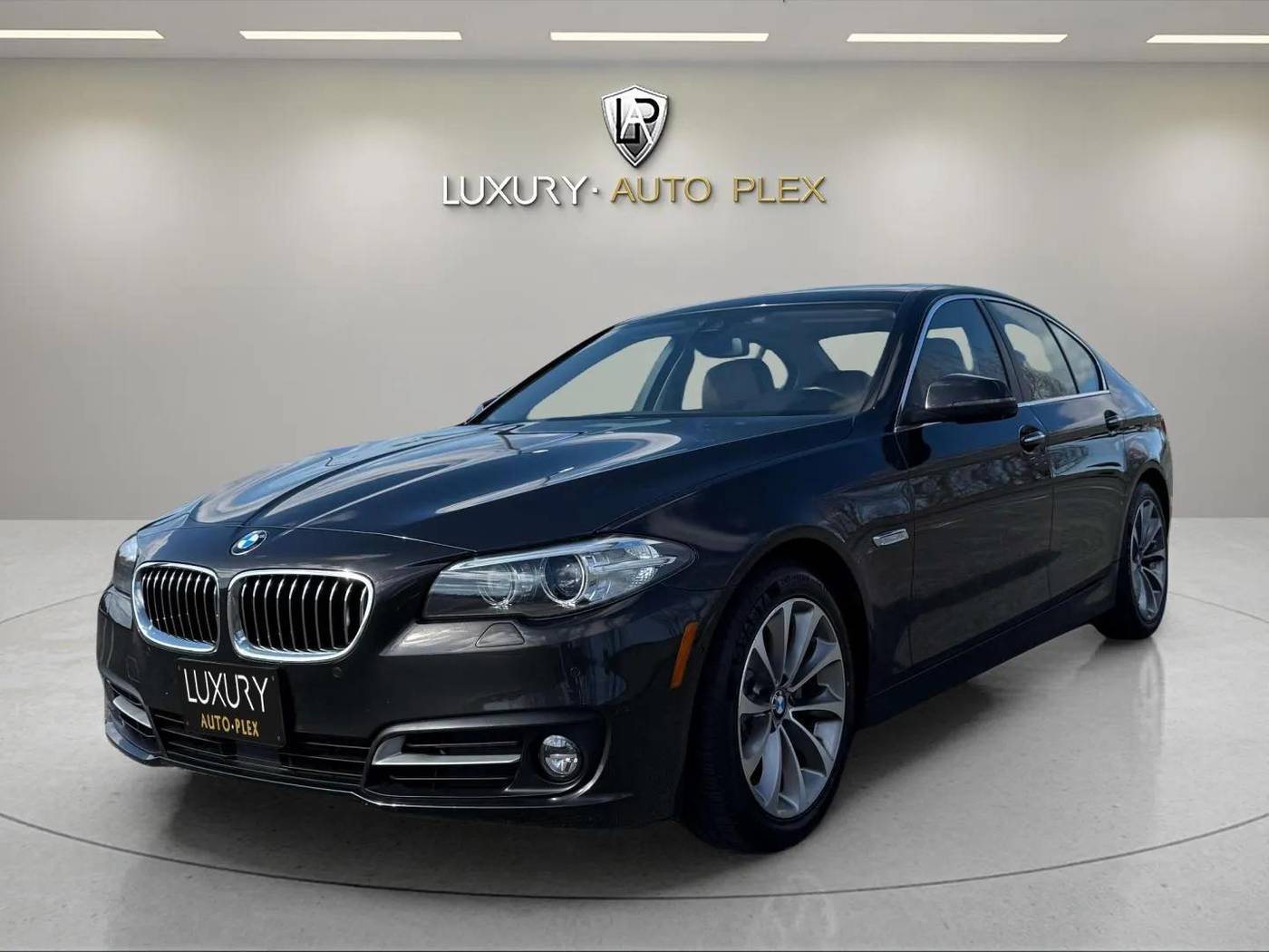 2016 BMW 5 Series 528i — Sedan — 46,409 mi — Portland, OR