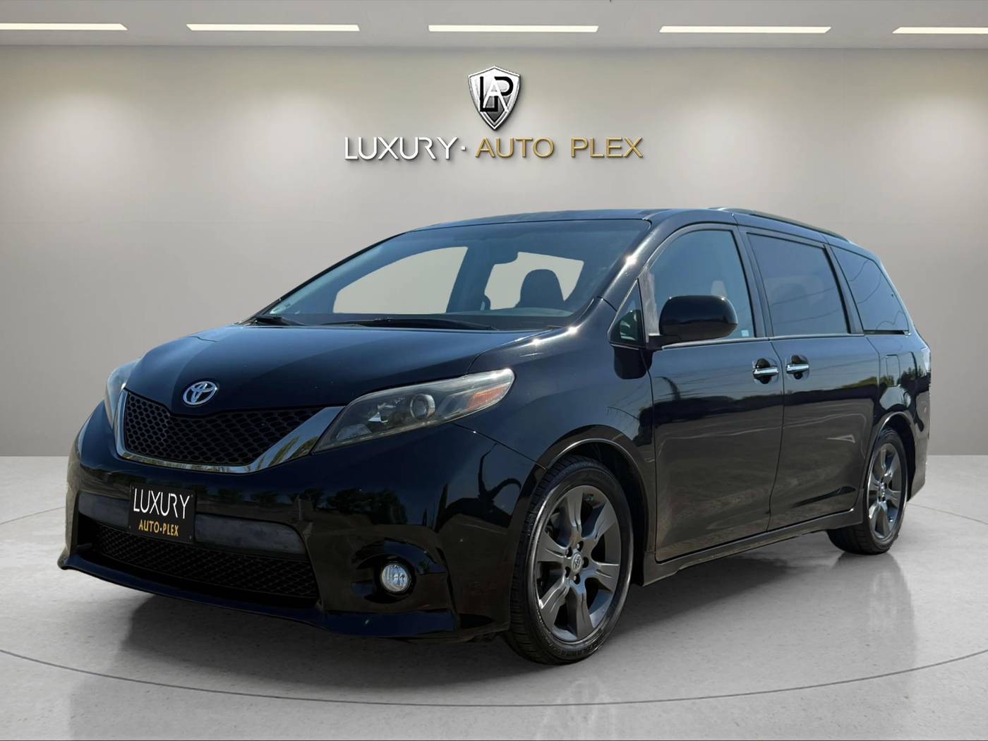 2016 Toyota Sienna SE Premium — Minivan — 48,124 mi — Portland, OR