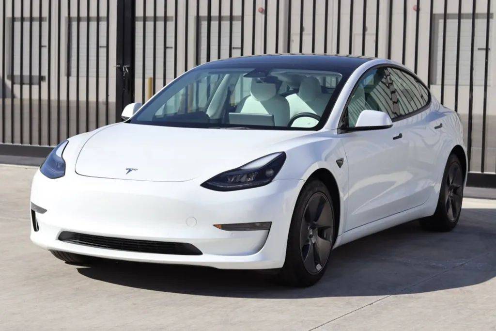 2022 Tesla Model 3 Standard Range Plus — Sedan — 14,095 mi — Norco, CA