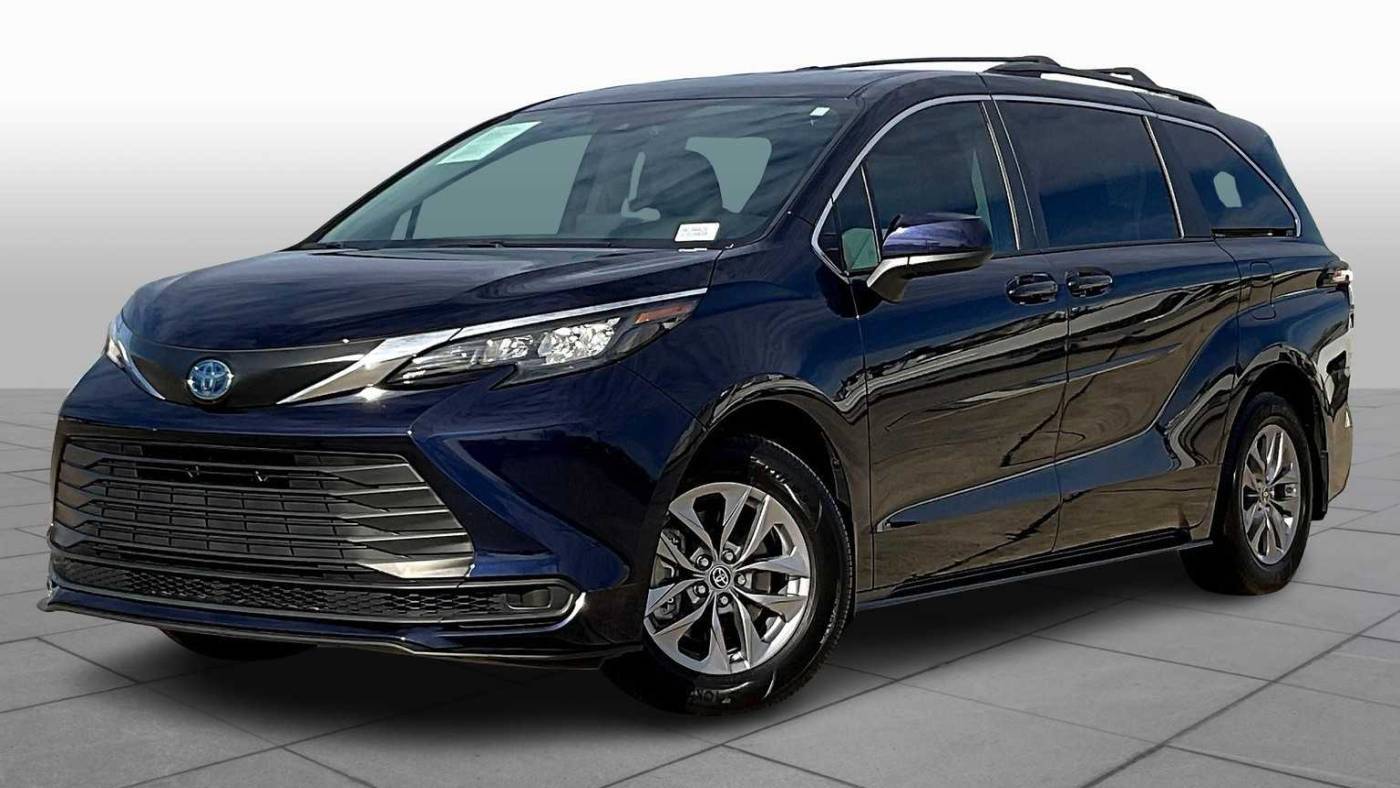2024 Toyota Sienna LE — Minivan — 20,308 mi — Harvey, LA