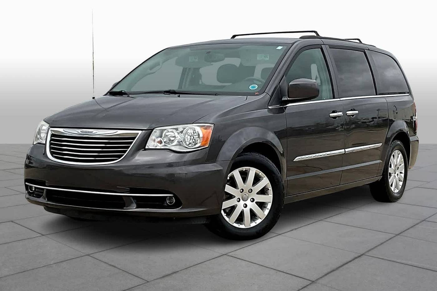 2016 Chrysler Town & Country Touring — Minivan — 63,366 mi — Harvey, LA