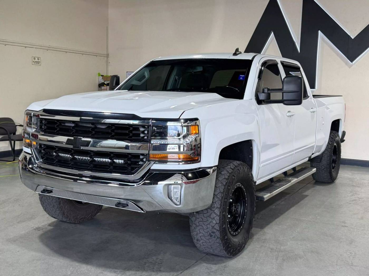 2017 Chevrolet Silverado 1500 LT — Pickup Truck — 124,183 mi — Sacramento, CA