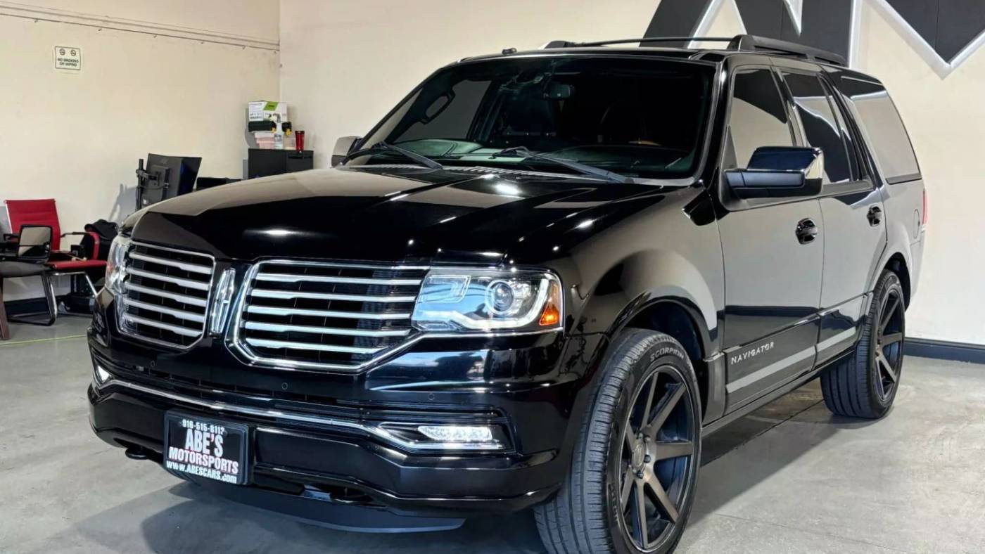 2017 Lincoln Navigator Reserve — SUV — 123,105 mi — Sacramento, CA