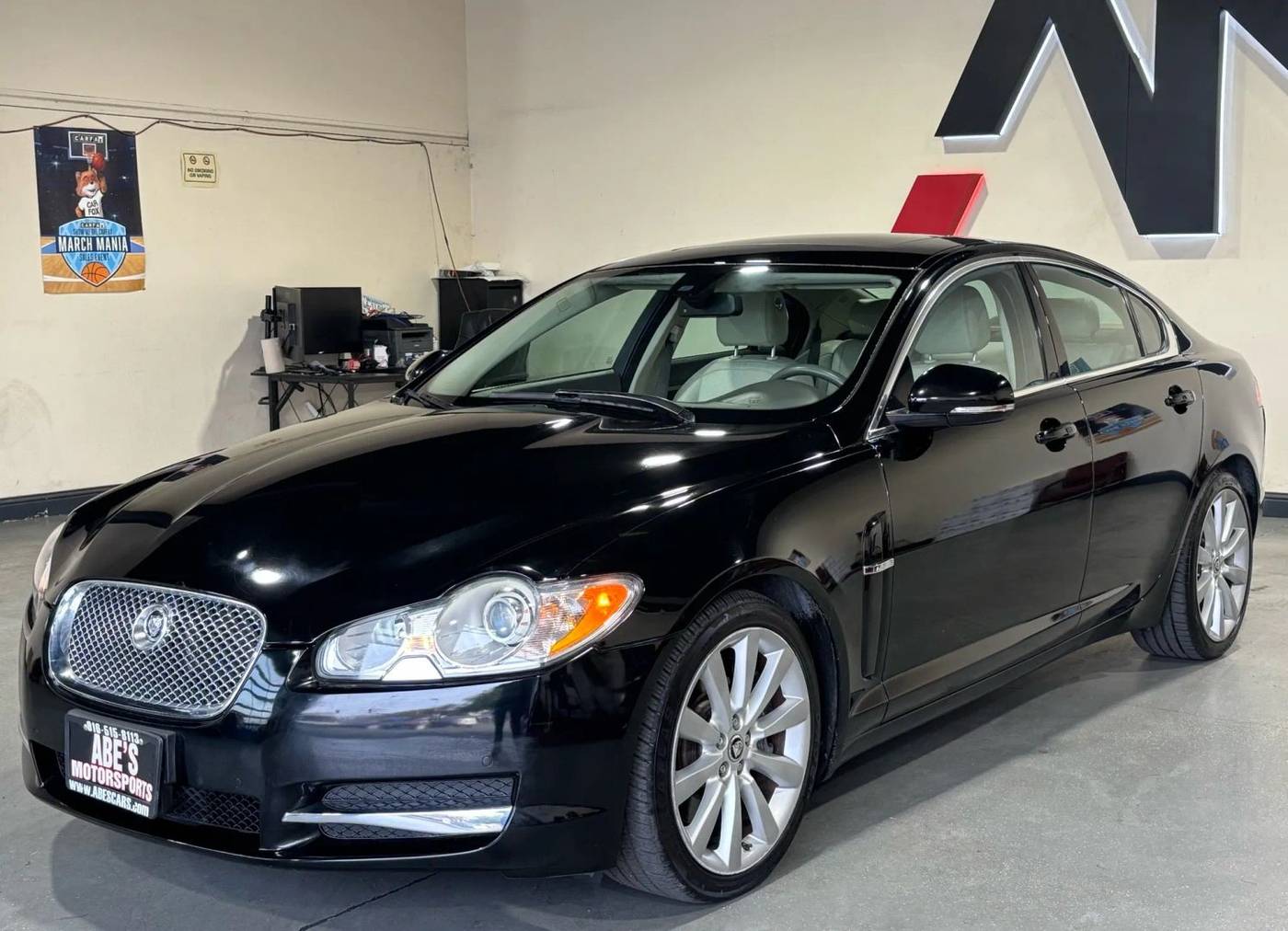 2010 Jaguar XF Premium Luxury