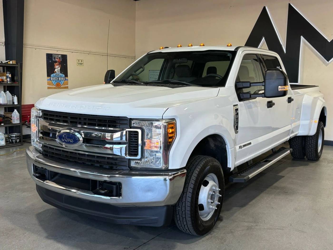 2019 Ford Super Duty F-350 XLT — Pickup Truck — 174,117 mi — Sacramento, CA