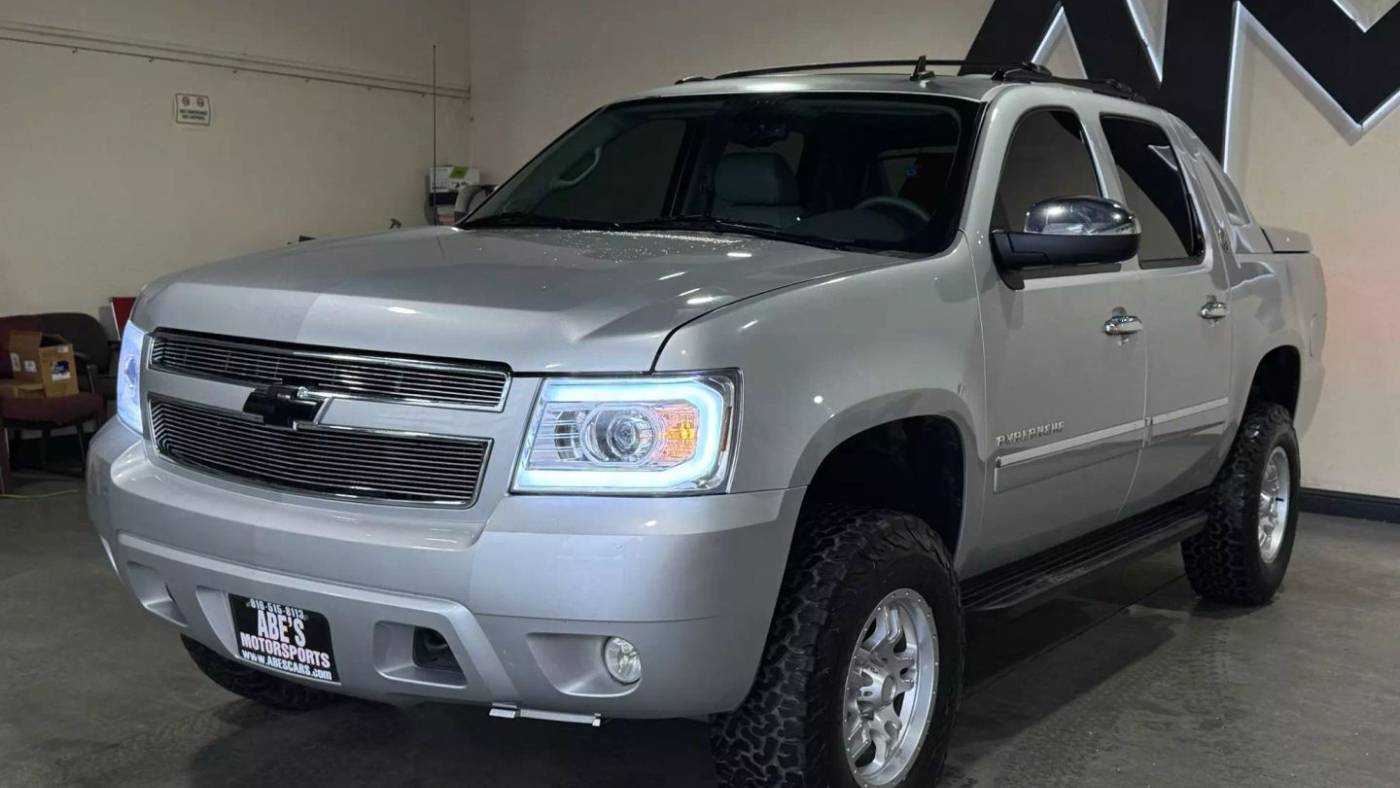 2013 Chevrolet Avalanche LTZ — Pickup Truck — 172,773 mi — Sacramento, CA