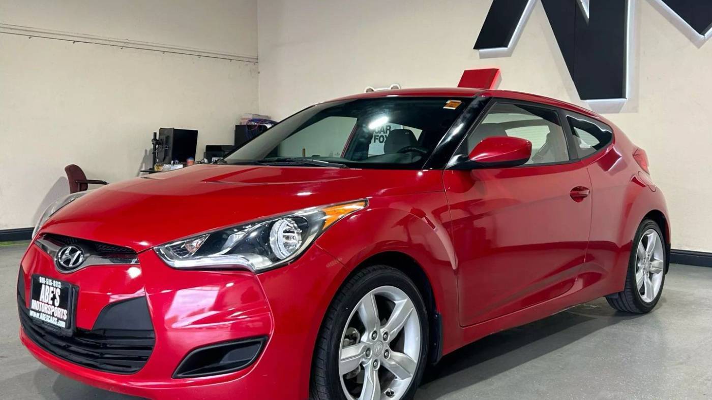 2013 Hyundai Veloster Base — Hatchback — 125,395 mi — Sacramento, CA
