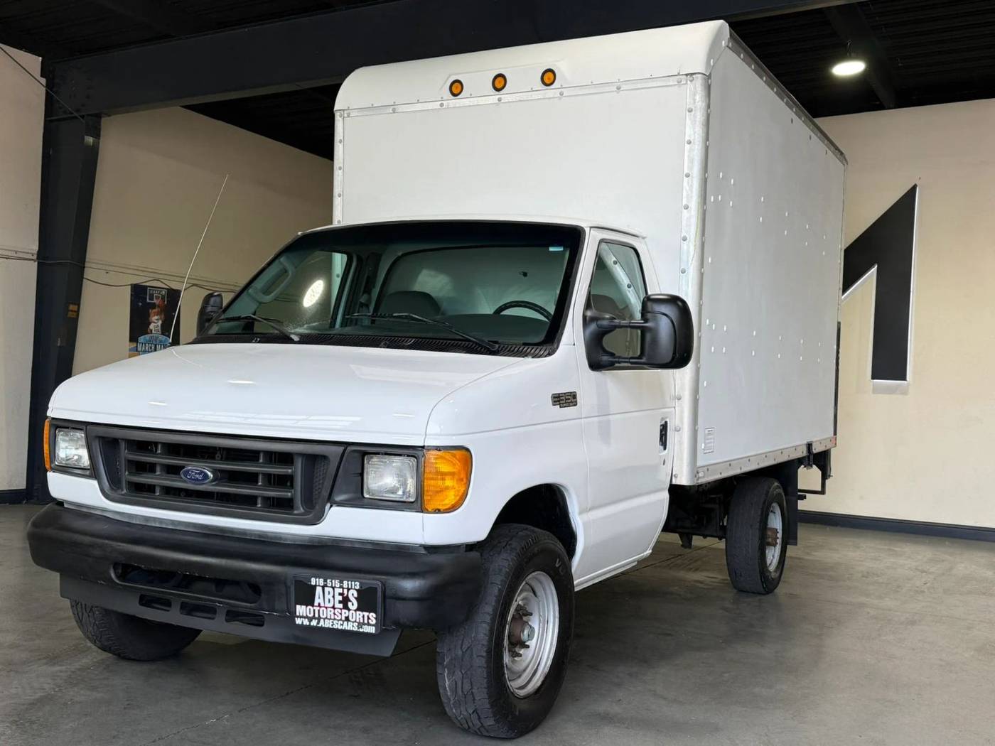 2005 Ford Econoline Commercial Cutaway E-350