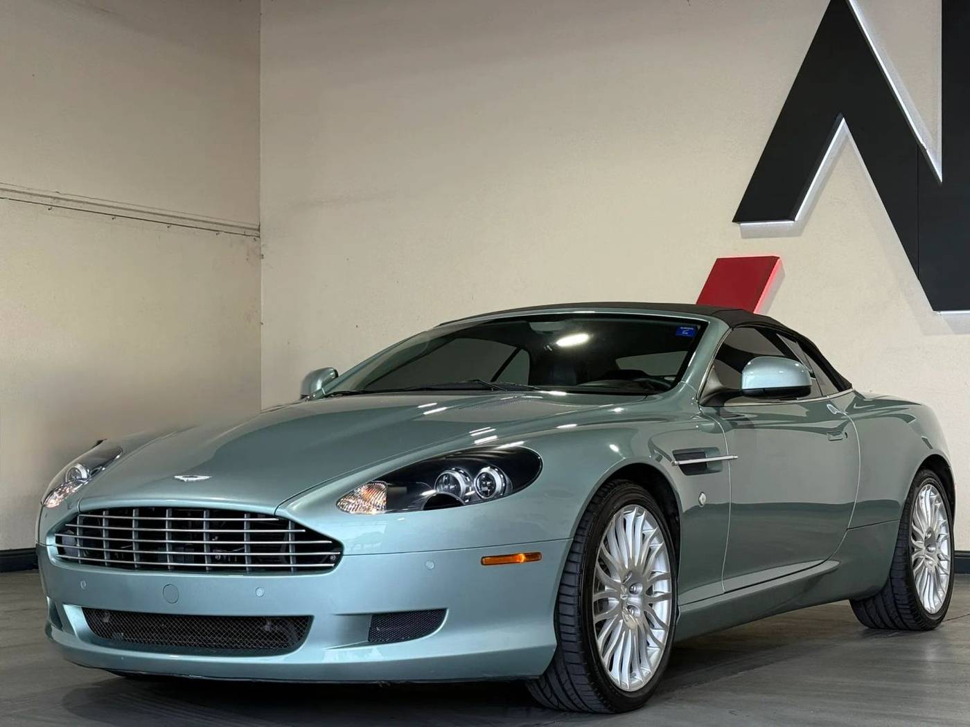 2010 Aston Martin DB9 Standard