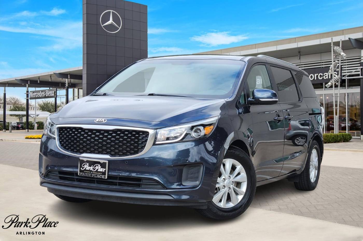 2017 Kia Sedona LX — Minivan — 113,266 mi — Arlington, TX