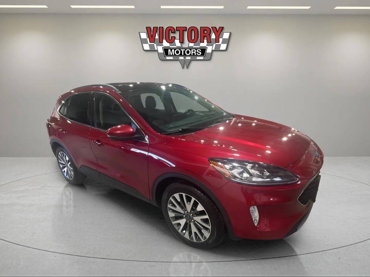 2020 Ford Escape Hybrid Titanium — SUV — 6,931 mi — Chesterfield, MI