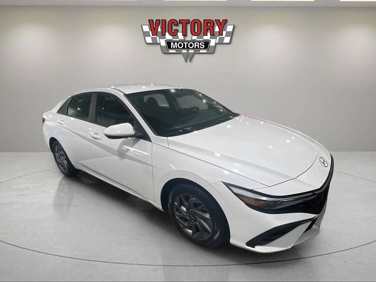 2024 Hyundai Elantra SEL — Sedan — 36,585 mi — Chesterfield, MI