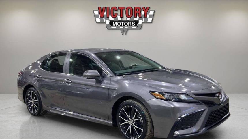 2023 Toyota Camry SE — Sedan — 65,821 mi — Chesterfield, MI