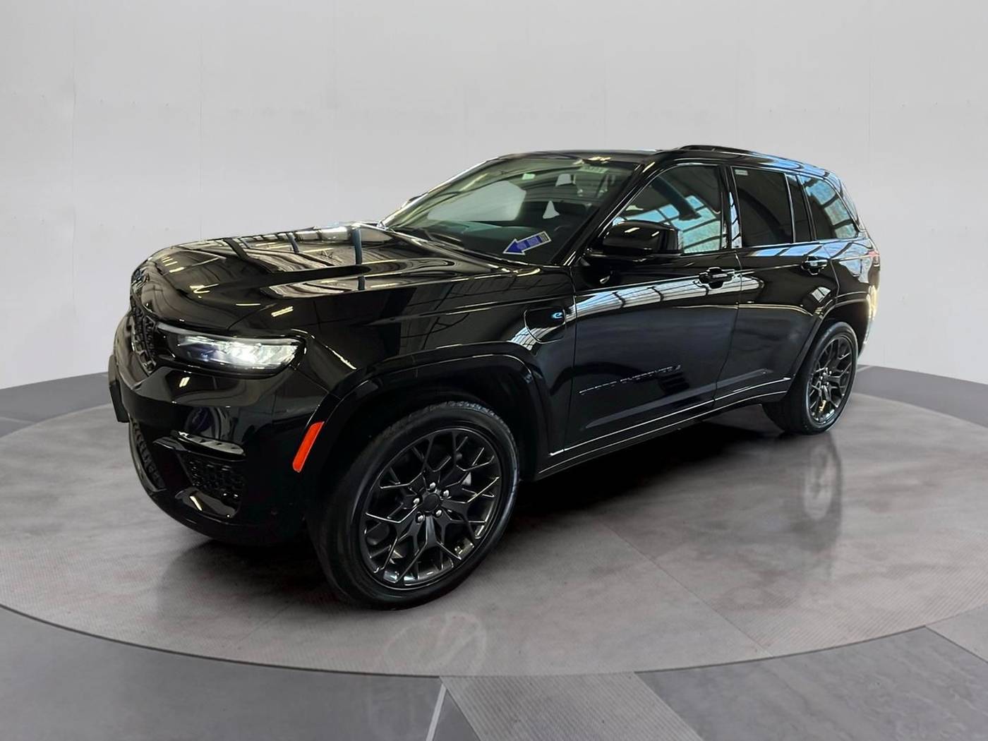 2023 Jeep Grand Cherokee Summit 4xe — SUV — 2,537 mi — Liverpool, NY