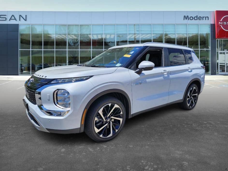 2024 Mitsubishi Outlander Plug-In Hybrid SE — SUV — 25,099 mi — Hickory, NC