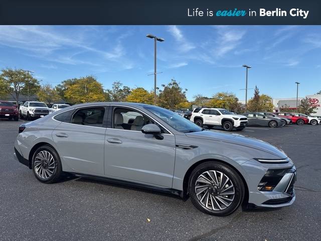 2024 Hyundai Sonata Hybrid Limited — Sedan — 13,650 mi — Portland, ME
